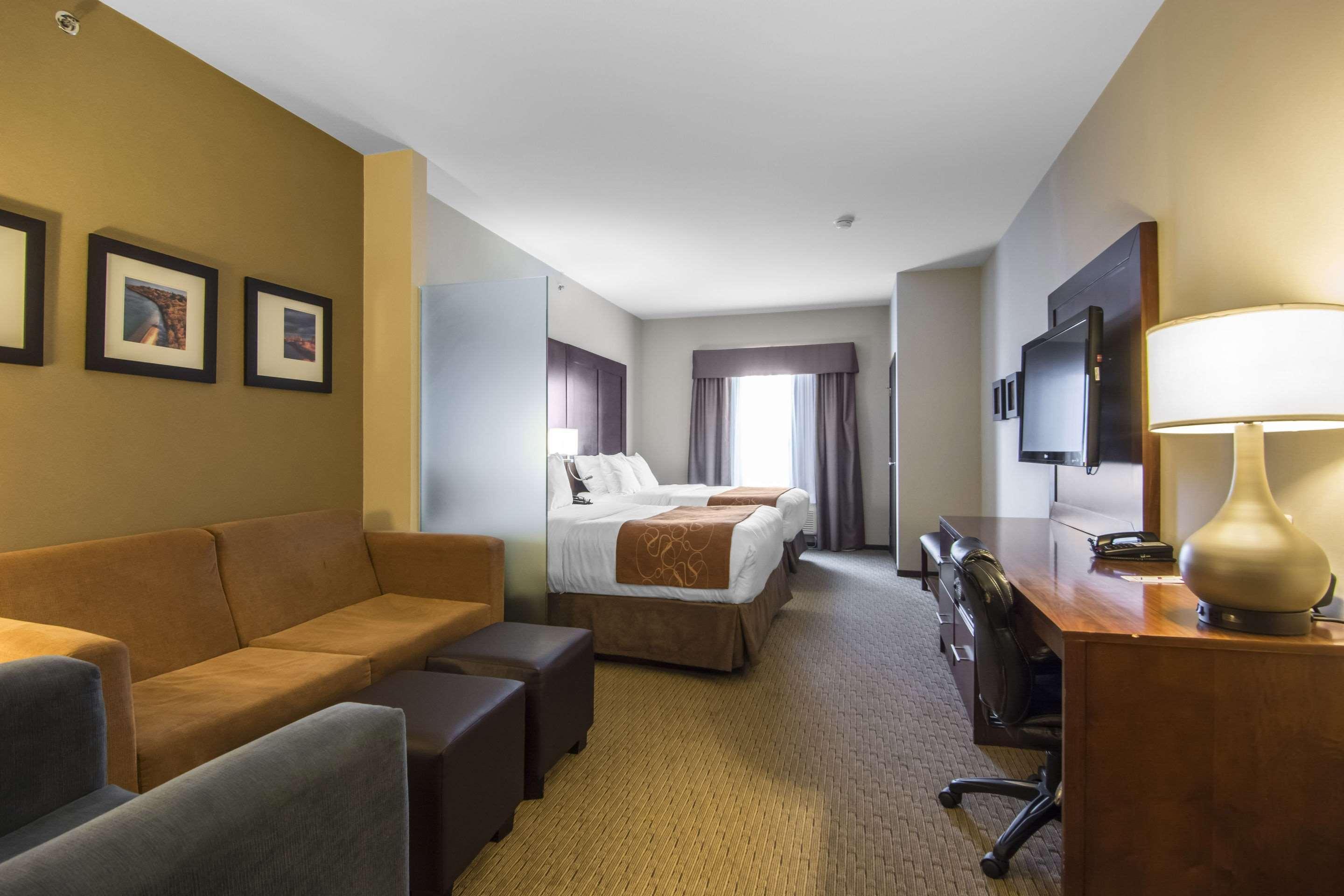 Comfort Suites Saskatoon Exterior foto